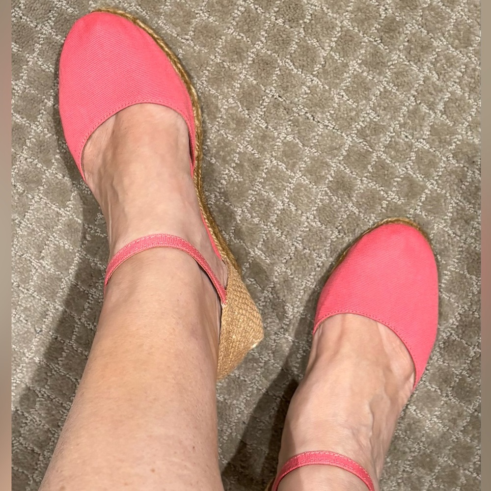 Viscata Wedge Espadrilles - Coral - 8.5/39 - EUC